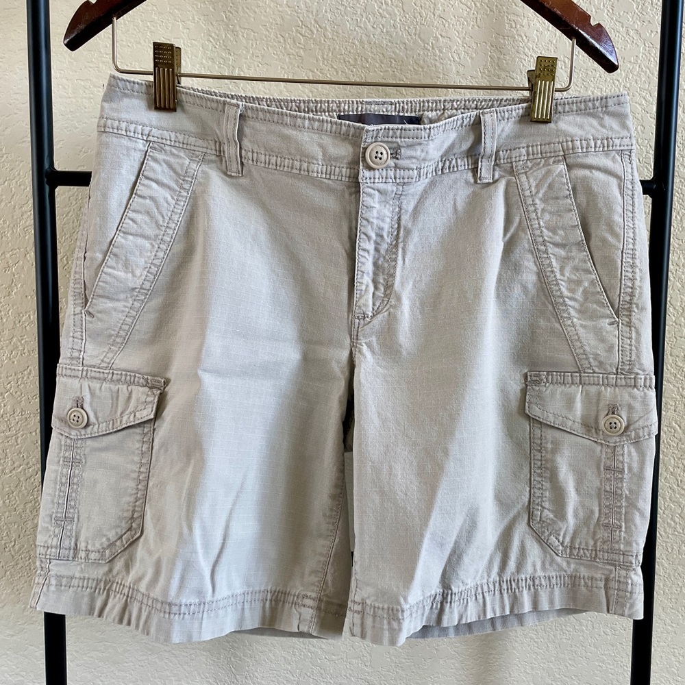 Women’s Eddie Bauer Cargo Shorts Light Beige Tan Size 6